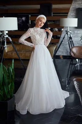 Закрытое ажурное свадебное платье Sellini Solange — купить в Москве -  Свадебный ТЦ Вега