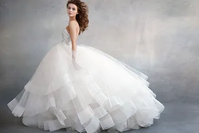 Атласное пышное платье Naviblue Bridal Nella 18324 — купить в Москве -  Свадебный ТЦ Вега