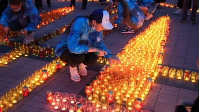 Акция «Свеча памяти» на Дворцовой площади 2022