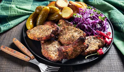 SPAR Калининград - Настоящий поварской талант раскрывается при готовке  мяса. Согласны? Советуем вам два простых рецепта, как вкусно приготовить свиной  окорок. 1. Нежное мясо в духовке. Окорок свиной — 700 г Вино