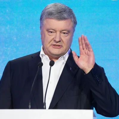 Чета Порошенко переодела сына в \"правильную\" футболку