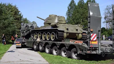 Власти Нарвы считают решение о демонтаже танка-памятника Т-34 незаконным -  РИА Новости, 18.08.2022
