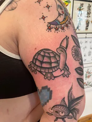 My turtle tattoo done in December by George Francis @ artstudio.life in  Oxford, UK : r/tattoos