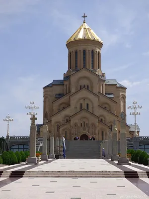 Храм Самеба в Тбилиси — Грузия