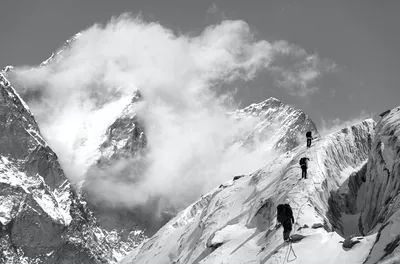 Остались на высоте: Что происходит с погибшими на Эвересте — Bird In Flight