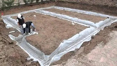 Заливка фундамента подушки: Подушка под фундамент обязательна или бетон в  траншею сразу можно