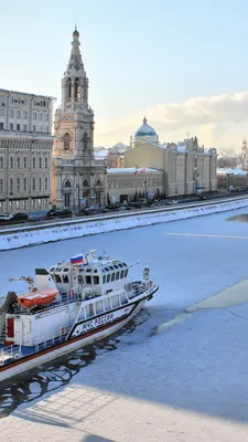 Скачать обои \"Москва Река\" на телефон в высоком качестве, вертикальные  картинки \"Москва Река\" бесплатно