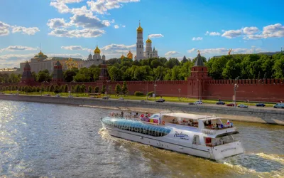 Речные прогулки по Москве-реке от компании «Radisson Cruises»