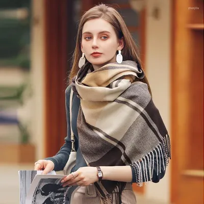 Так вот как выглядит самый модный шарф зимы-2024 | Дамочка на стиле | Дзен