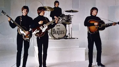 В Великобритании опубликовали два неизвестных фото The Beatles. Снимки были  сделаны на клубном концерте в 1961 году