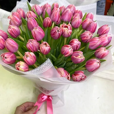 Букет розовых пионовидных тюльпанов - 51 шт | Бесплатная доставка цветов по  Москве
