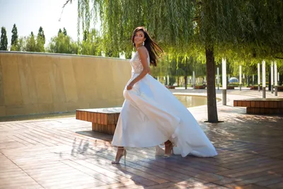 Natali-Свадебное платье с кружевным лифом и атласной юбкой. — BRIDE-SALON