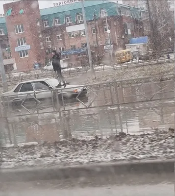В Тольятти снегопад сменился оттепелью, город ушел под воду - 13 марта 2023  - Фонтанка.Ру