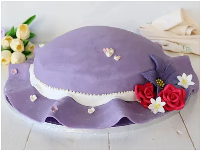 Торт Выпускная шляпа на заказ по цене от 1050 руб./кг в кондитерской  Wonders в Москве
