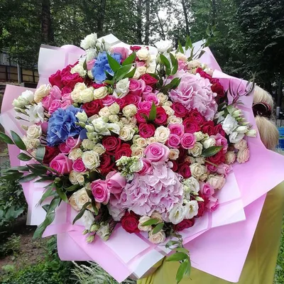 Огромный букет цветов за 13 890 руб. | Бесплатная доставка цветов по Москве