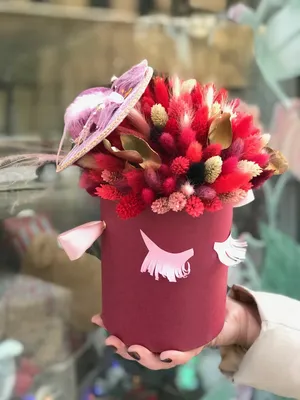 Ищите шляпные коробки с сухоцветами? Заказывайте в Floraison Букет «дама в  шляпе» и еще более 132 наименования