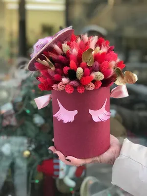 Ищите шляпные коробки с сухоцветами? Заказывайте в Floraison Букет «дама в  шляпе» и еще более 132 наименования
