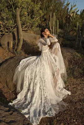 Цыганская невеста в белом платье, …» — создано в Шедевруме
