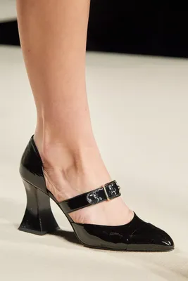 Туфли Мэри Джейн — самая стильная обувь этой весны | Vogue UA