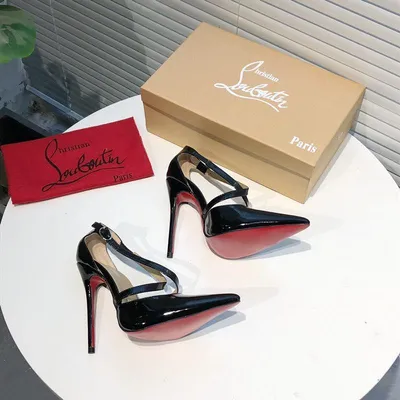 Туфли Christian Louboutin - купить с доставкой по выгодным ценам в  интернет-магазине OZON (1323166954)