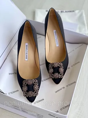 Магия в каждом шаге: почему туфли Manolo Blahnik стали мечтой каждой  женщины? | Мир дивного маркетинга | Дзен