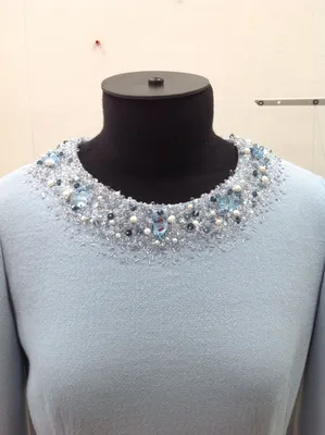 Ручная вышивка японским бисером, камнями Swarovski и чешским стеклом. |  Бисерные украшения, Бисер, Искусство из пробок