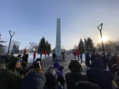 Ульяновск | В Ульяновске открыли стелу «Город трудовой доблести» -  БезФормата