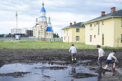 Город детей»: как живут в коттеджном поселке для приемных семей. «Бумага»