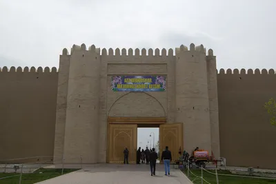 Узбекистан: Шахрисабз (дорога из Самарканда, дворец Ак-Сарай)
