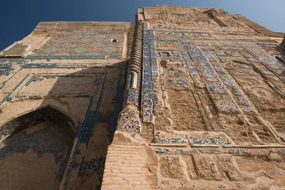 Большой портал аксарай белый дворец амира тимура. узбекистан, шахрисабз |  Премиум Фото