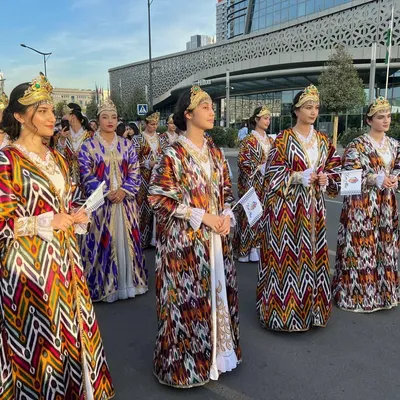 Узбекистан 🇺🇿 | Hand embroidery dress, Afghani clothes, Embroidery dress