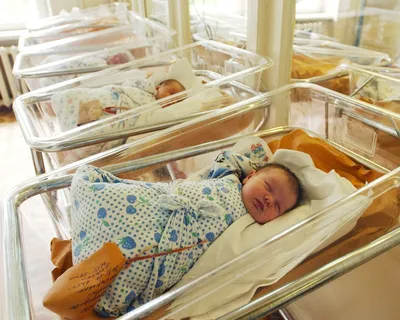 Минюст запретит регистрировать детей, рожденных не в больнице — РБК