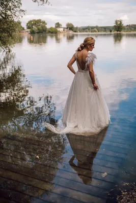 Девушка в прозрачном платье из воды» — создано в Шедевруме