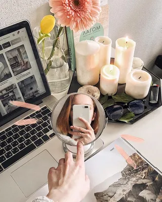 Идея для фото селфи в зеркале раскладка свечи и журналы | Идеи для фото,  Позы для фото подростков, Фотография для начинающих