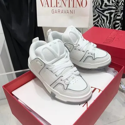 Кроссовки женские Valentino модель 199054 по цене 15000р. с доставкой по  Москве и России | shmotessa.ru