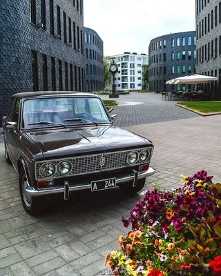 soviet_classics on Instagram: “ВАЗ-2103 в столице Эстонии, Таллинн. Спасибо  за фото @mstrmnd_photography ❣ #retro #retrocars #oldcars #… | Серии бмв,  Ваза, Таллин
