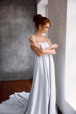 ✨ Платье с открытой спиной и жемчужными бусами Silver Pearls 👗 Платья в  аренду и напрокат Story Dress Москва
