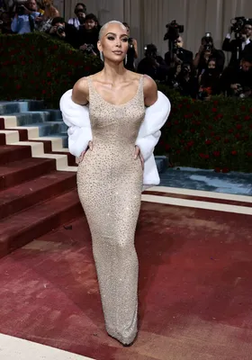 Какие вечерние платья выбирают звезды: фото звезд на Met Gala - модные платья  звезд