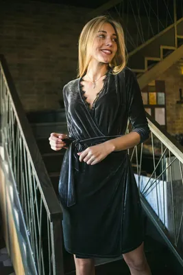 Черный велюровый пеньюар с кружевом, одежда для дома женская.: продажа,  цена в Харькове. Пеньюары и ночные рубашки от \"\"Exclusive\"- опт ,  дропшиппинг ,пижамы, халаты женская одежда для дома.\" - 1275856112