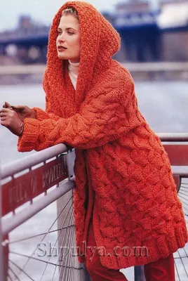 Оранжевое пальто с капюшоном, вязаное спицами — Shpulya.com - схемы с  описанием для вязания спицами и крючком