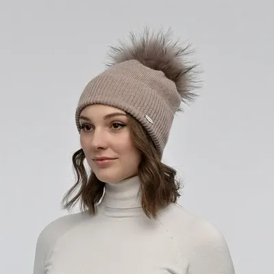 Вязаная шапка на зиму с большим помпоном Nature, фуксия - купить в  интернет-магазине в Санкт-Петербурге с доставкой