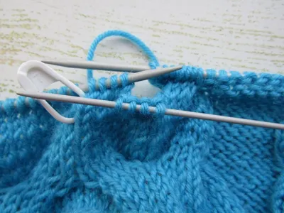 Вязаный свитер вафельным узором, схема с выкройкой