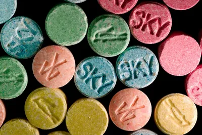 Войну с наркотиками выиграли наркотики Как развитие технологий изменило  британский рынок запрещенных веществ — Meduza