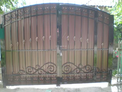Ворота кованые — распашные — Орнамент