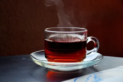 Медик раскрыла опасность горячего чая при боли в горле - Рамблер/доктор