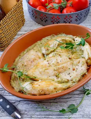 Рецепт куриного филе со сливочным соусом с песто с фото пошагово на Вкусном  Блоге