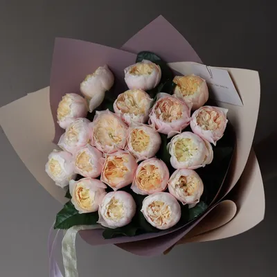 Букет из пионовидных роз Вувузела - заказать доставку цветов в Москве от  Leto Flowers