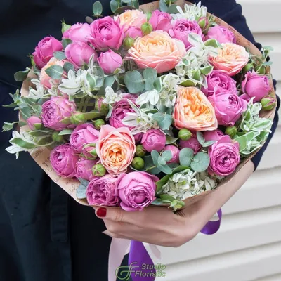 Купить букет цветов Ла-Ла Ленд (Роза вувузела, Роза мисти баблс) с  доставкой по Москве | цены от СтудиоФлористик