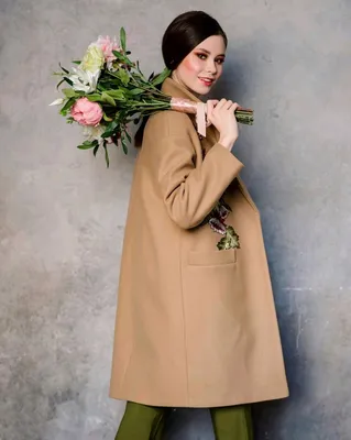 Женское пальто кашемировое с вышивкой