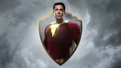 Скачать обои Закари Леви в роли Shazam с логотипом DC | Обои.com